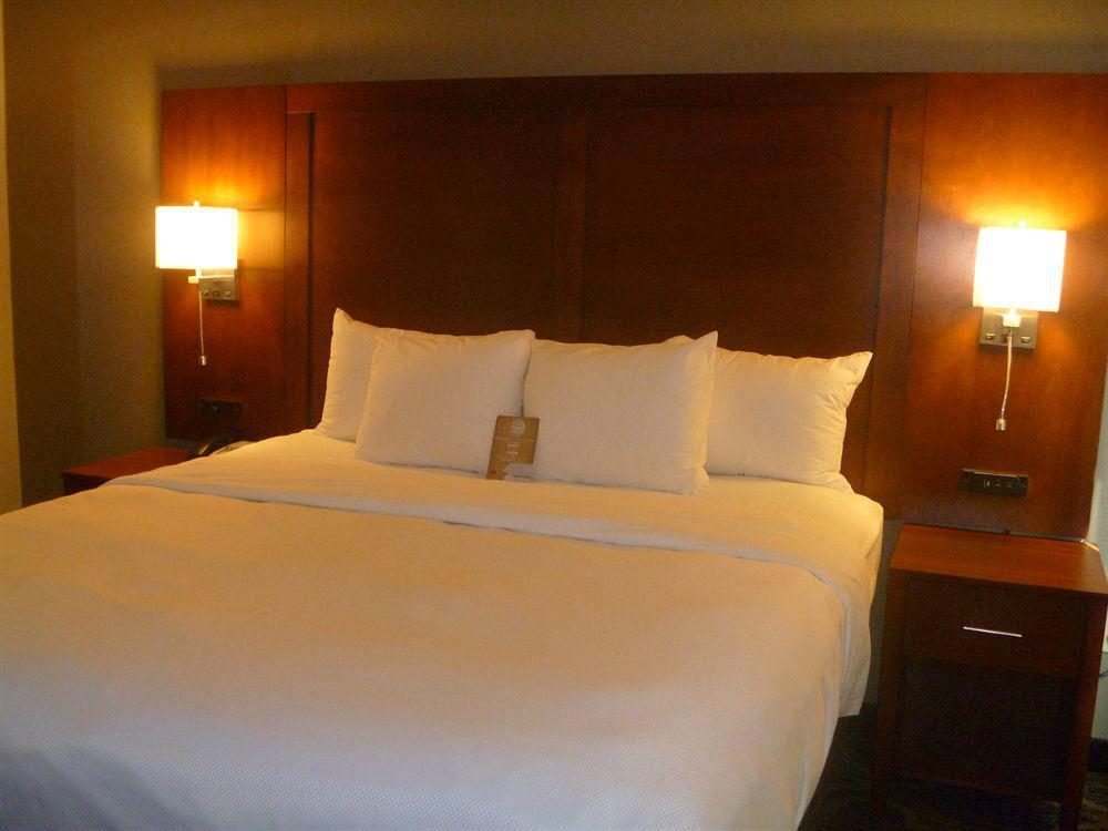 Comfort Suites Pineville - Ballantyne Area Eksteriør billede