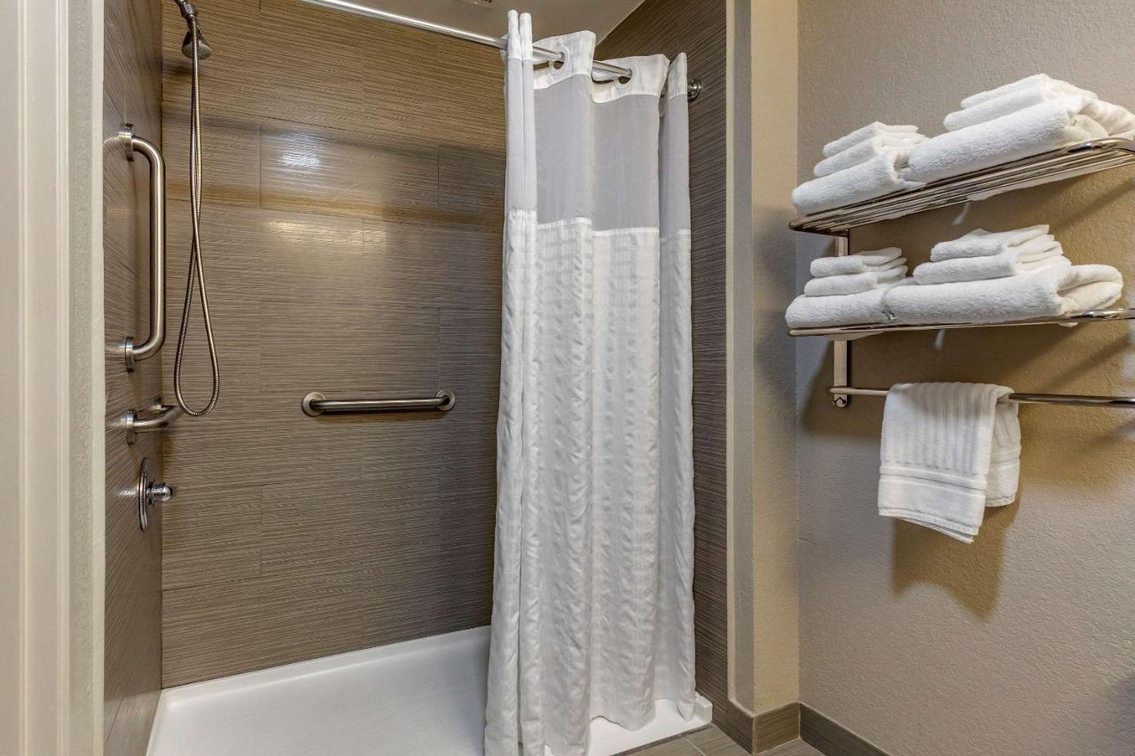 Comfort Suites Pineville - Ballantyne Area Eksteriør billede