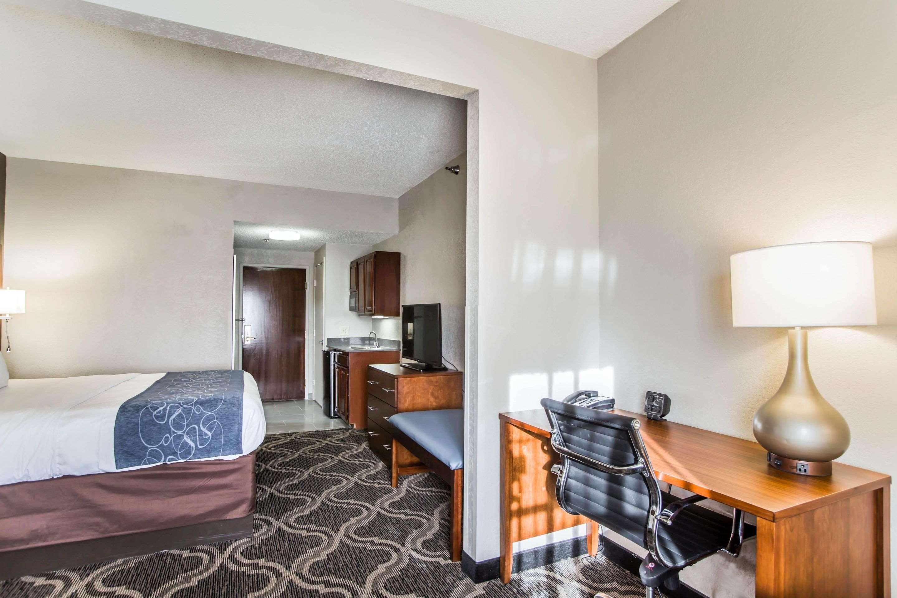 Comfort Suites Pineville - Ballantyne Area Eksteriør billede