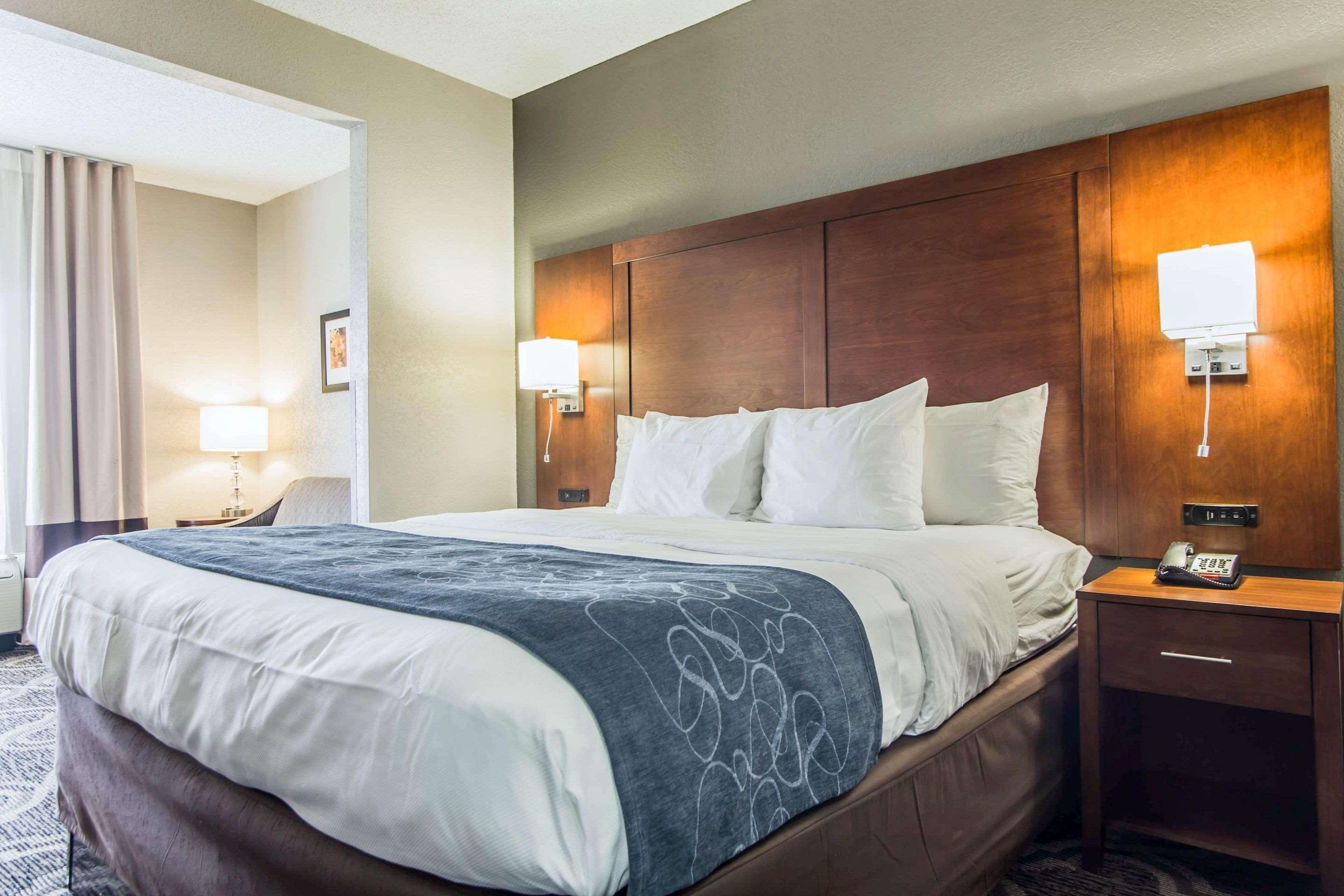 Comfort Suites Pineville - Ballantyne Area Eksteriør billede