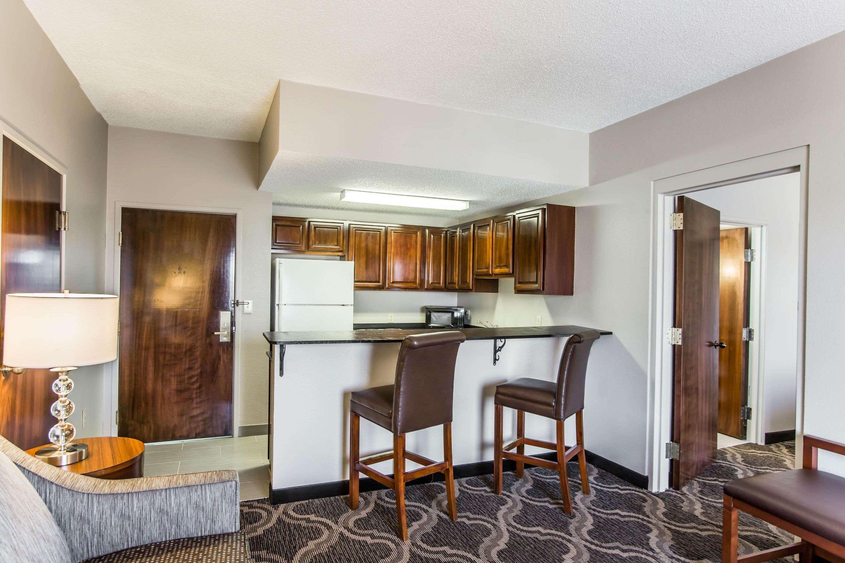 Comfort Suites Pineville - Ballantyne Area Eksteriør billede