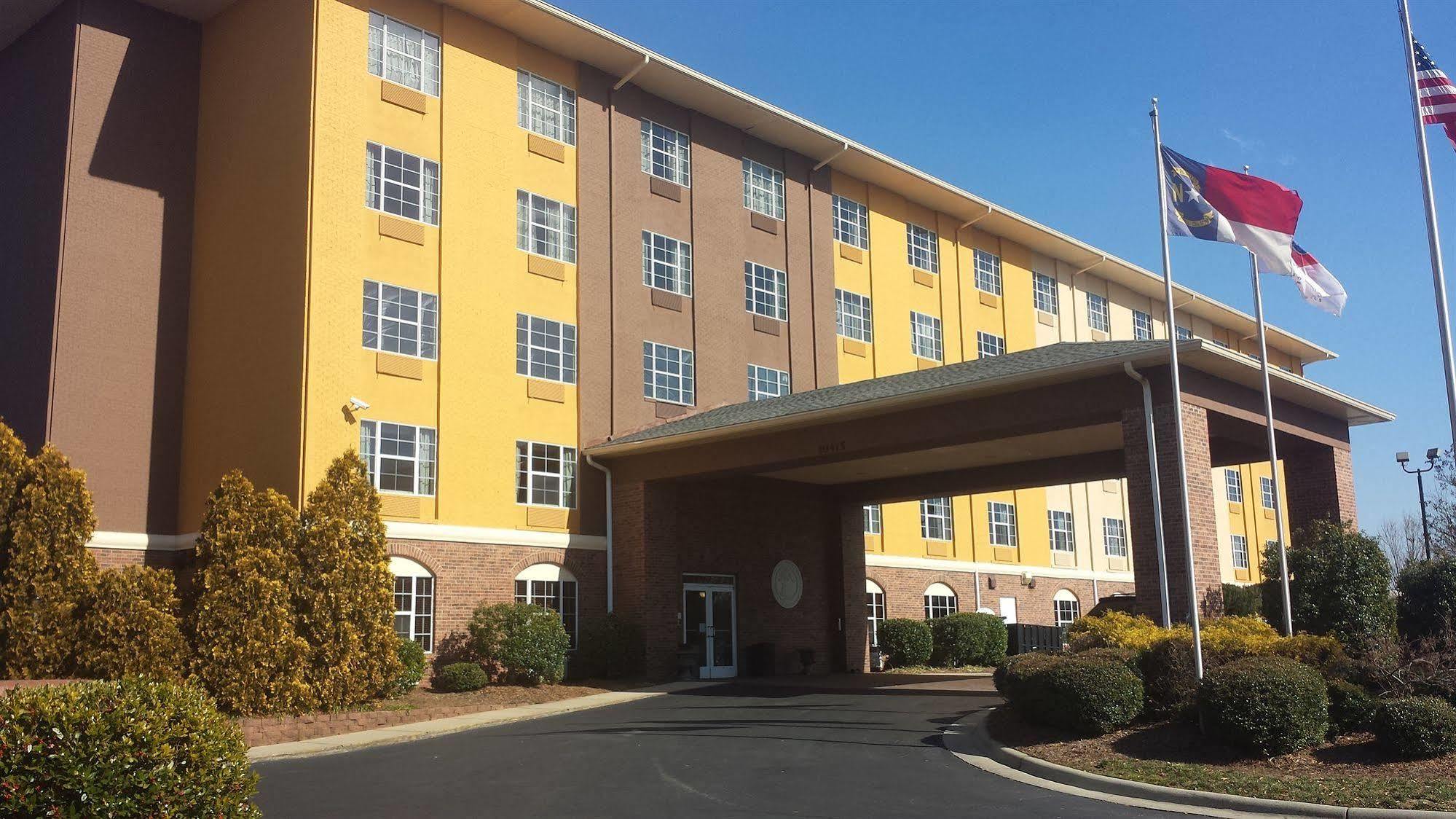 Comfort Suites Pineville - Ballantyne Area Eksteriør billede